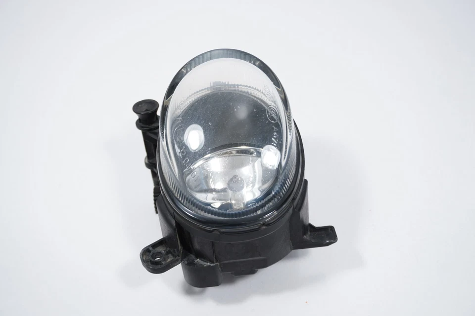 Audi Q3 2015 luz antiniebla lado conductor izquierdo 8T0941699E Foto 2 de 4