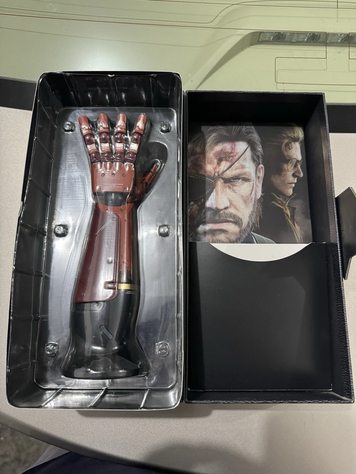 Metal Gear Solid V Phantom Pain Edición Coleccionista CIB Brazo Completo Caja de Acero Foto 2 de 4