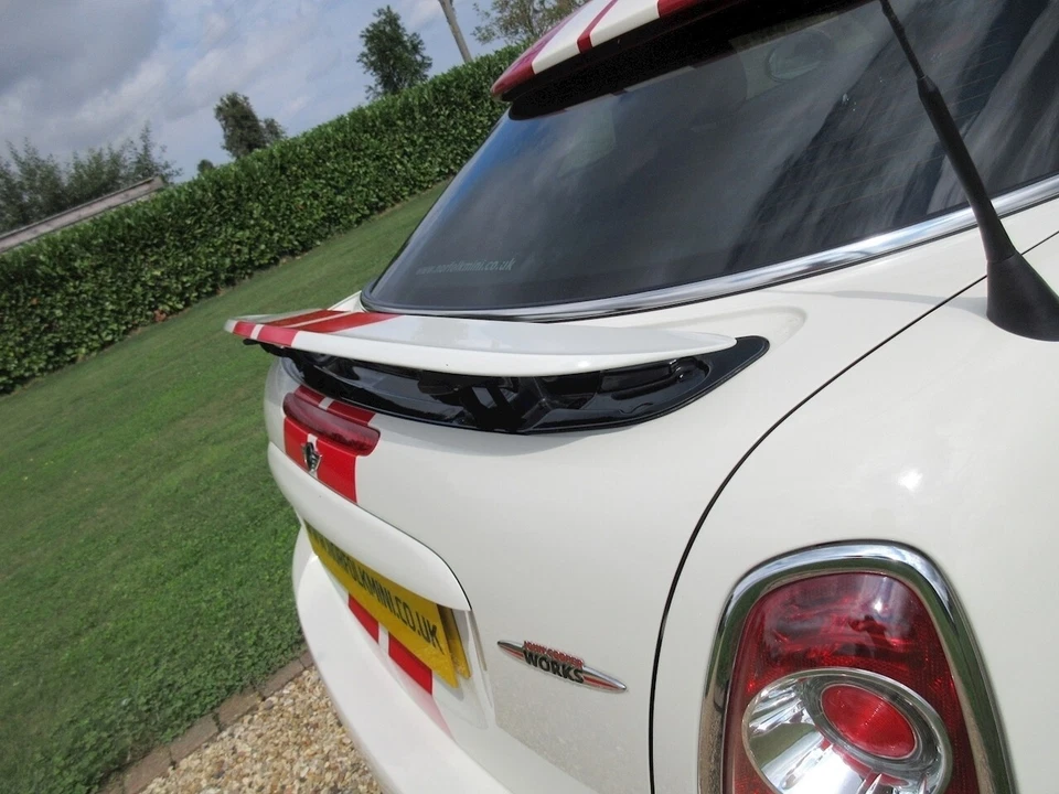 Set strisce ROSSE ORIGINALI MINI COUPE R58. Adesivo spoiler portellone posteriore centrale 26B - Immagine 3 di 4