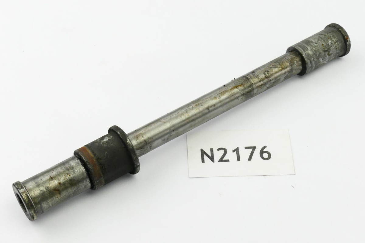 Kawasaki ZX 10 ZXT00B BJ 1988 - Front axle wheel axle axle front