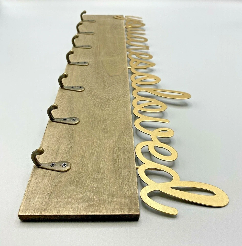 Perchero de montaje en pared de metal dorado de madera para granja "You Are So Loved" 7 ganchos 18" Foto 4 de 4