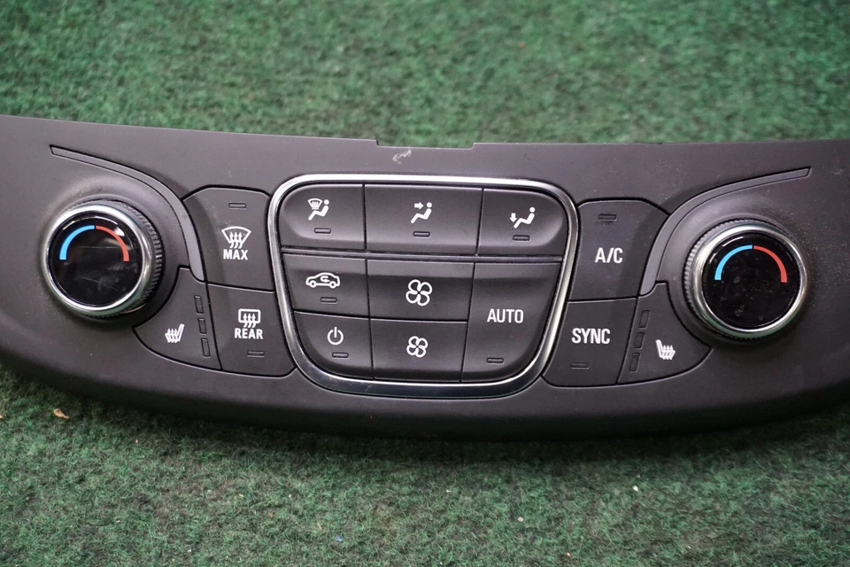 Chevrolet Traverse LT 2018 2019 2020 2021 2022 control de aire acondicionado OEM 84344402 Foto 2 de 4
