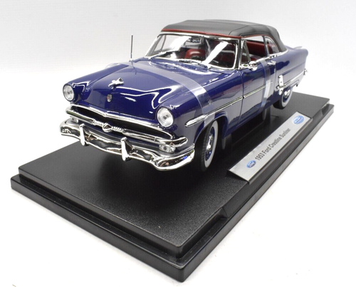 WELLY 1:18 Scale Diecast Car 1953 Ford Crestliner Sunliner Collectible - Picture 2 of 9