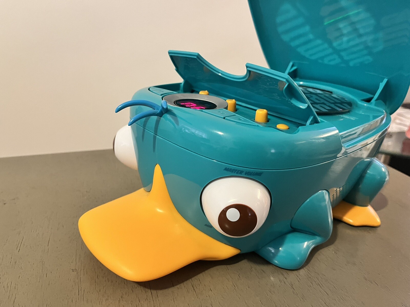 Perry l'ornithorynque Perry-oke Karaoké Machine Lecteur CD Phineas ...