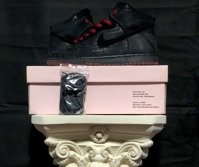 nike sb melvins black