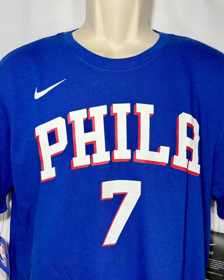 Camiseta Nike NBA Philadelphia 76ers Markelle Fultz Nombre y Número Grande Azul Real Foto 3 de 4