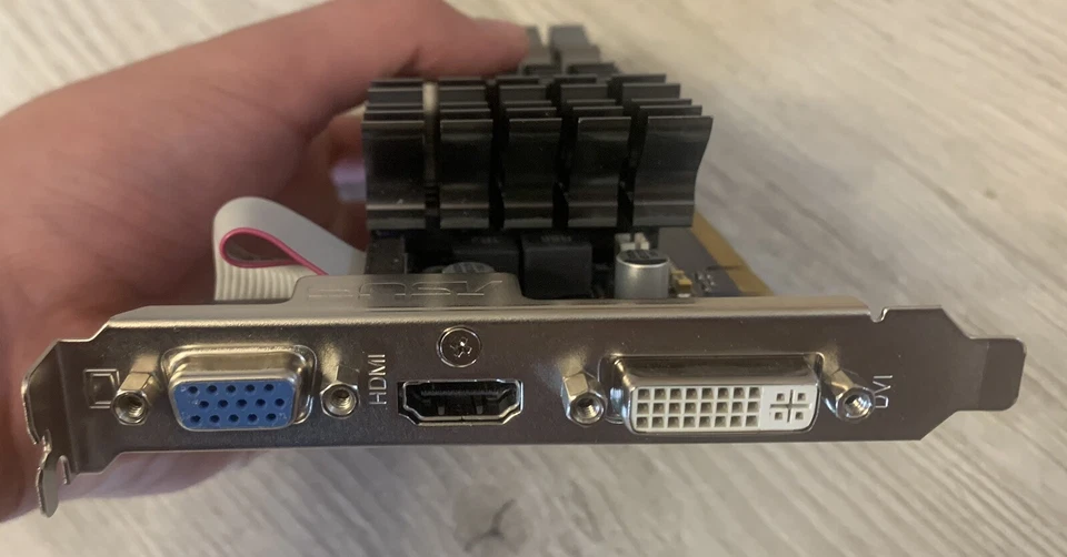 ASUS NVIDIA GeForce 210 Silent 512MB NEW - Image 2 of 4