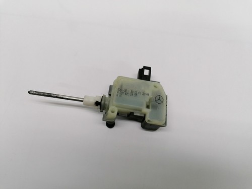 Mercedes W169 A180 - Stellmotor Tankklappe Tankdeckel A2038201997 (03)