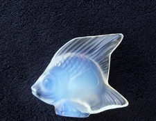 Lalique france Poisson Figurine Statuette en Verre Pressé Moulé Opalescent