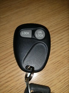 2017 GM 10245950 AB00204T Remote Transmitter Fob Tahoe 
