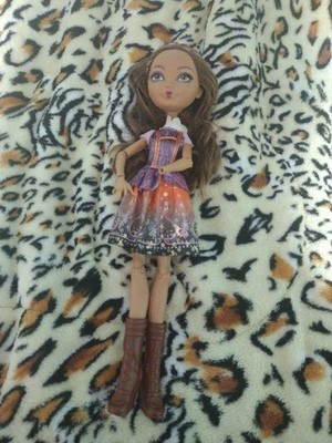 Ever After High Cedar Wood Doll *Missing Hand*