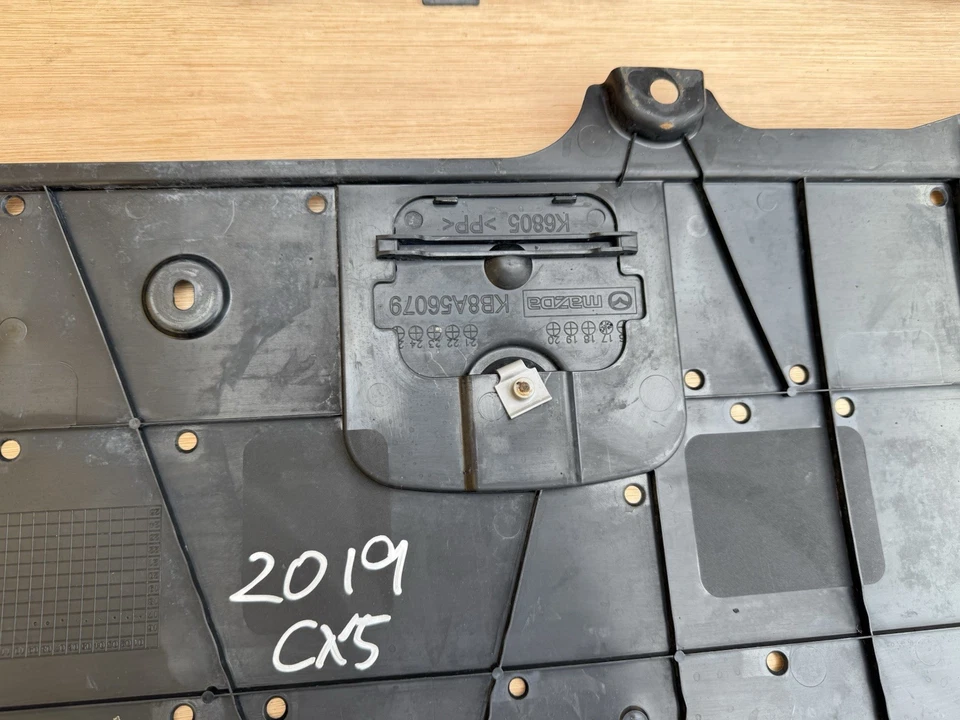 MAZDA CX-5 KF MOTOR UNDERTRAY PROTECTOR DE PROTECCIÓN CUBIERTA TK48556110 2017 2018 Foto 3 de 4