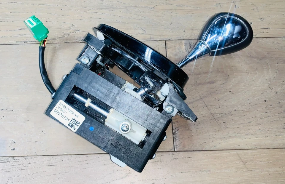 OEM 2004-2009 JAGUAR XJ8 XJR VANDEN PLAS Gear Shifter Assembly 2W93-7K004-AM - Image 3 of 4