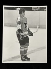 1976-77 MEL BRIDGMAN PHILADELPHIA FLYERS NHL B&W 8x10 PHOTO VINTAGE ORIGINAL