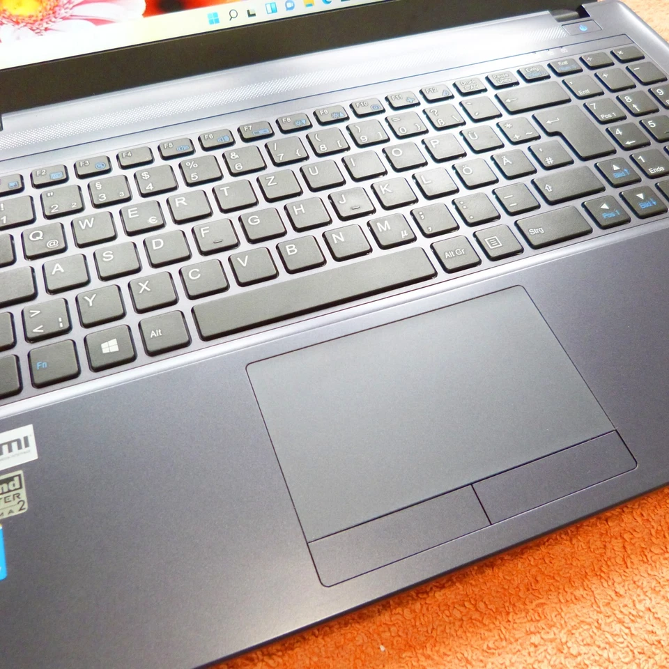 XMG W650 15 Zoll POWER FULLHD l 500GB SSD Windows 11 l 16GB RAM NEU CORE i7 - Bild 4 von 4