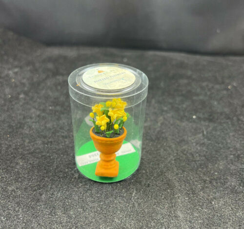 Dept 56 Seasons Bay ~ Potted Flowers Yellow ~ Mint In Box 53331 - Picture 1 of 1