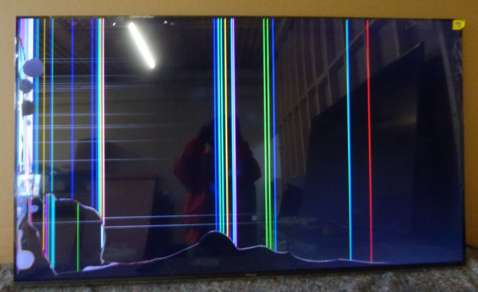 *BROKEN SCREEN* Hisense 65A7NQTUK 65 Inch QLED Freely Smart TV