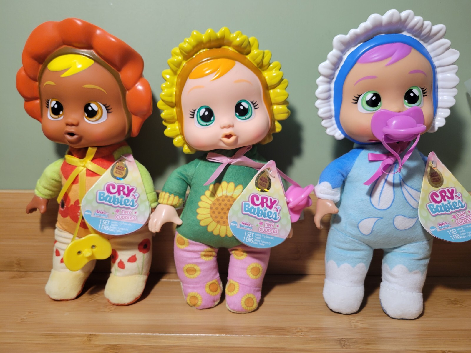 Cry Babies Magic Tears Happy Flowers Mini Doll, Kids Ages 4 and up