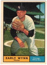 1961 Topps #455, HOFer Early Wynn, Chicago White Sox, baseball card