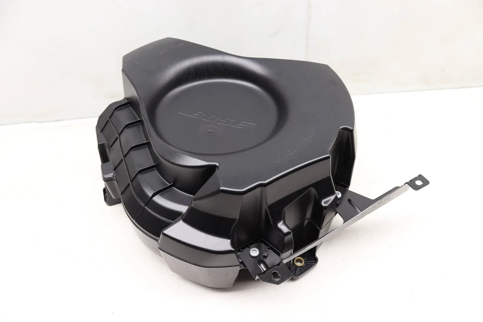 2011-2016 PORSCHE CAYENNE - BOSE Subwoofer / BASS BOX 95864501000 - Image 4 of 4