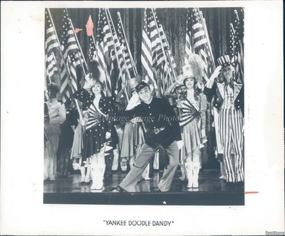 1981 Flag Day Event Performing Arts Crowd United States Flag Vintage Photo 8x10