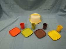 Vtg 1980 Tupperware Childs Mini Party 11pcs Play Set Toy cake taker plates cups 