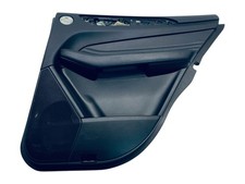 Mercedes-Benz GLE (W166 - C292) 2017 Rechts Verkleidung Tür hinten A1667300270 Mercedes-Benz GLE (W166 - C292) 2017 Rechts Verkleidung Tür hinten A1667300270