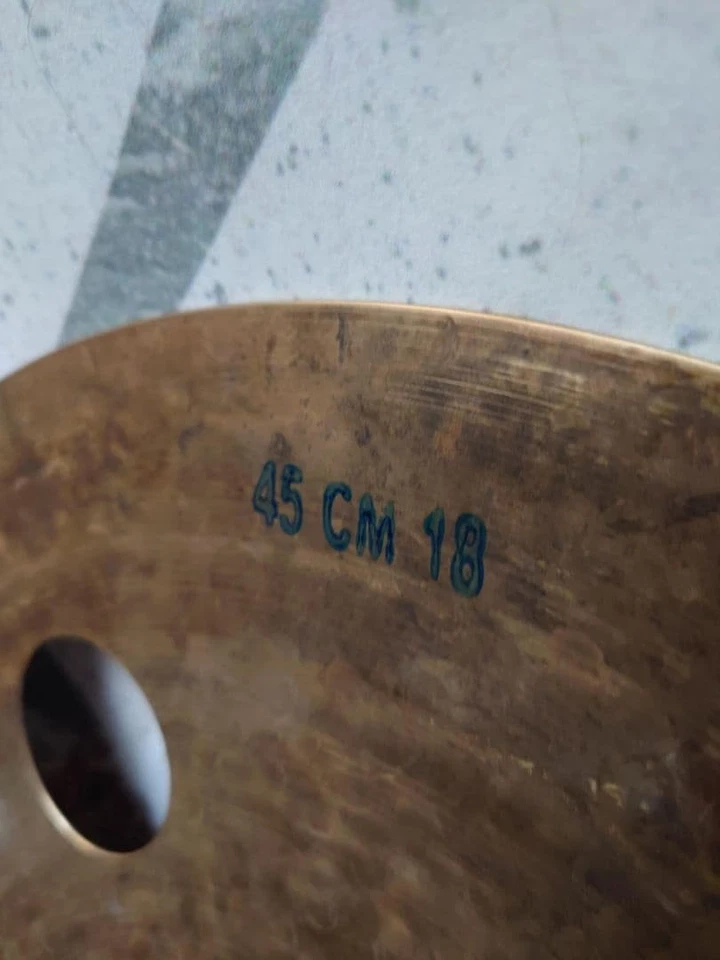 Platillo Bosphorus FX Crash 18 pulgadas con ligero logotipo desgaste casi como nuevo Foto 4 de 4