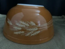 Vintage Pyrex Autumn Harvest Wheat Orange Mixing Bowl 2.5 L Ovenware #403