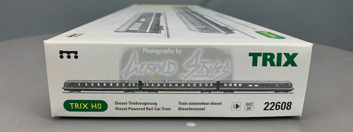 Ho Trix 22608 VT 08.5 DB Diesel Powered Rail Car Train DCC/SND