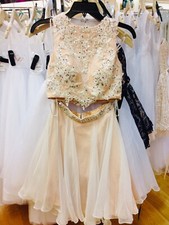Camille La Vie Two Piece Formal Wedding Guest Ball Prom Social Champagne Size 0