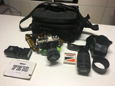 NIKON FE10 fotocamera reflex analogica ZOOM 35/70 + OBIETTIVO AF NIKKOR 70-300mm