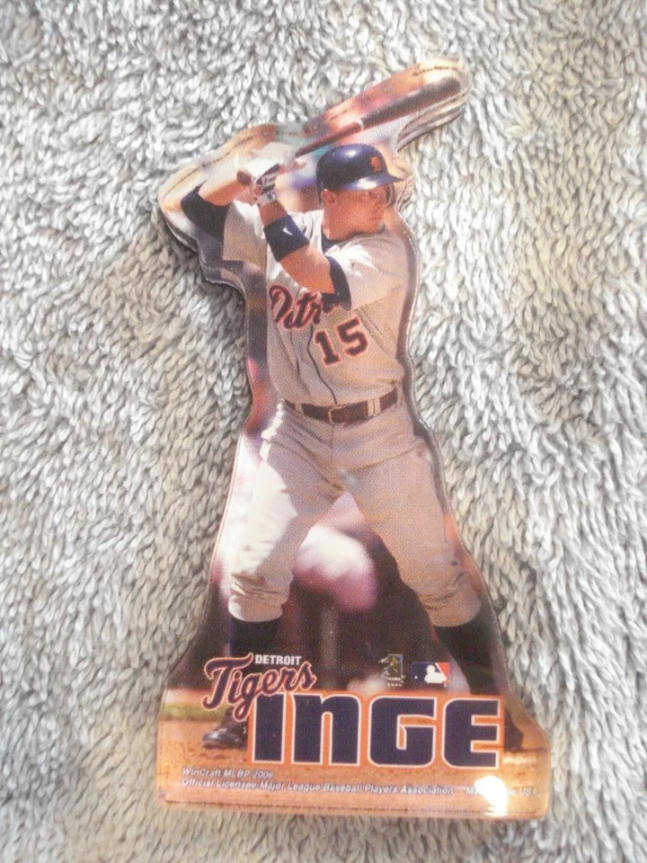 VTG LOT OF 3 DETROIT TIGERS MEMORABILIA ( INGE MAGNET, PINBACK, TIGER ORNAMENT) - Image 3 of 4