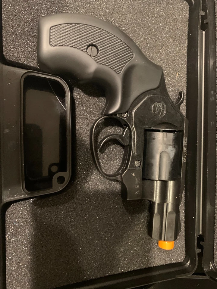 Réplica Bruni 380/380 L negra nueva como está Foto 2 de 3