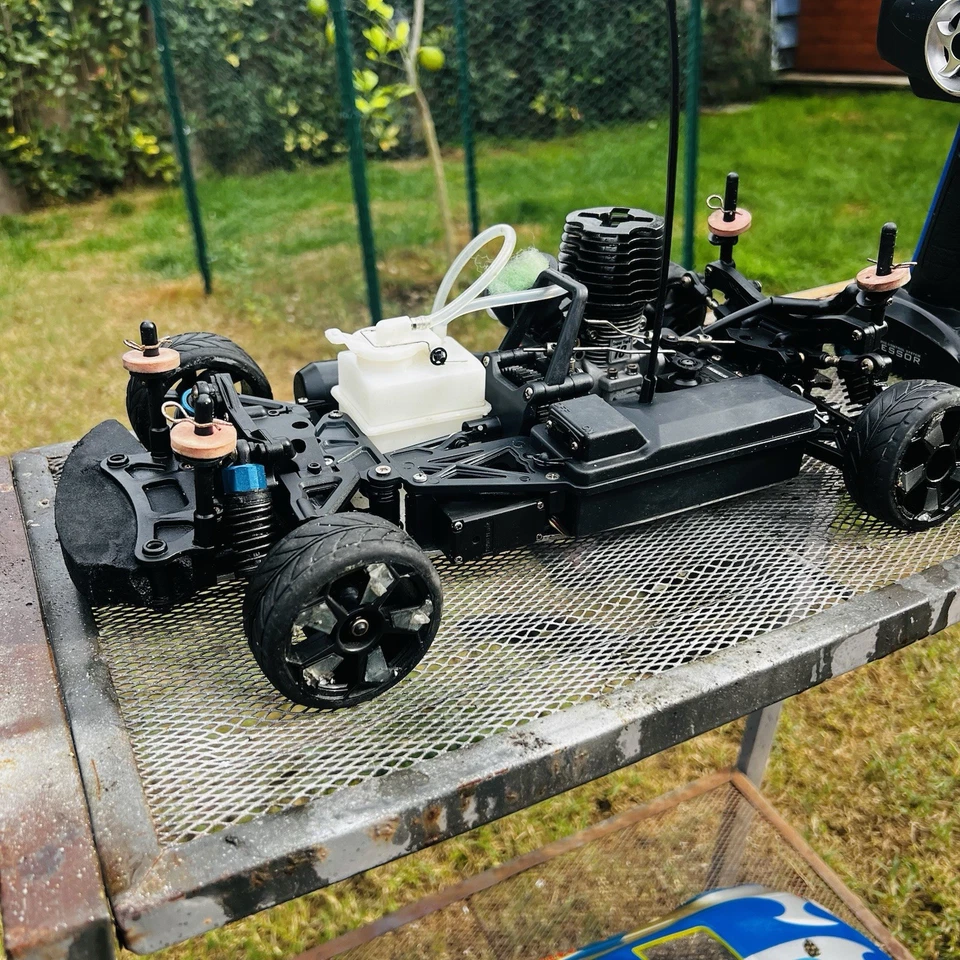 LAMBORGHINI REVENTON RC 1:10 A SCOPPIO Nitro Modello DeAgostini - Immagine 2 di 4