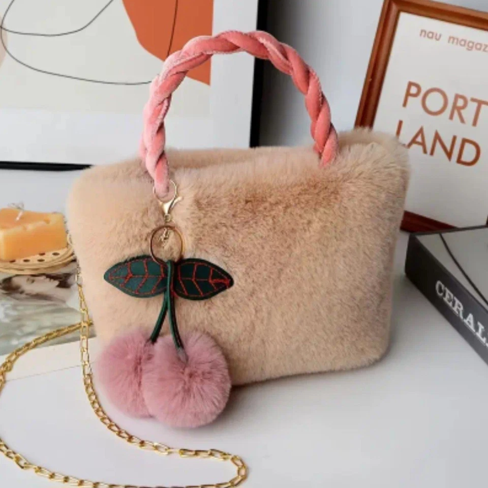 Conjunto de pantuflas Fuzzy Bear (US 8) y bolso bandolera de felpa - Acogedor lindo regalo de moda Foto 3 de 4