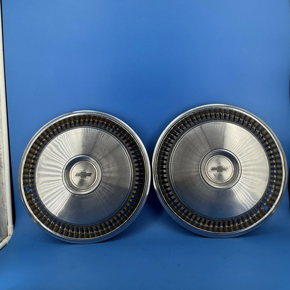 Chevy Camaro Chevelle Nova 1975-1981 cubierta de rueda tapacubos central par OEM Foto 2 de 4