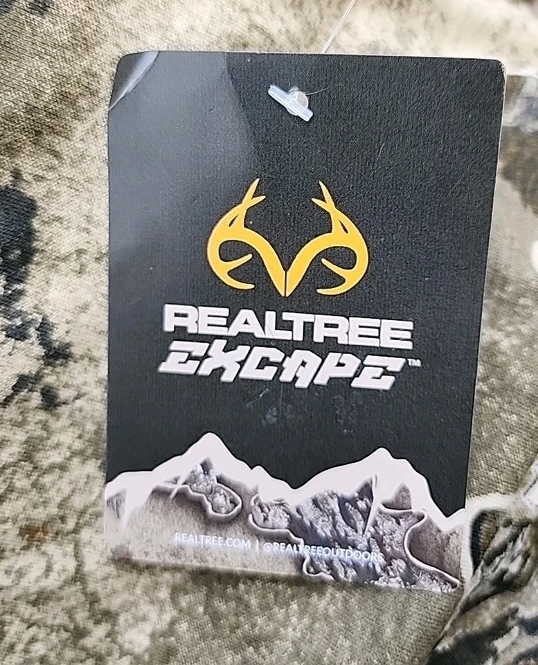 Realtree Men's Short Sleeve Camo Hunting Shirt Scent Control Tee  Men's Size XXL - Image 4 of 4