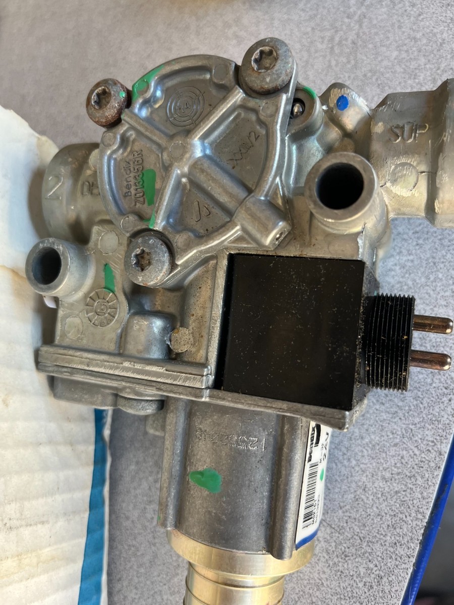 Bendix ABS Brake Valve Z013356r M-32 5013223 Truck Part for sale