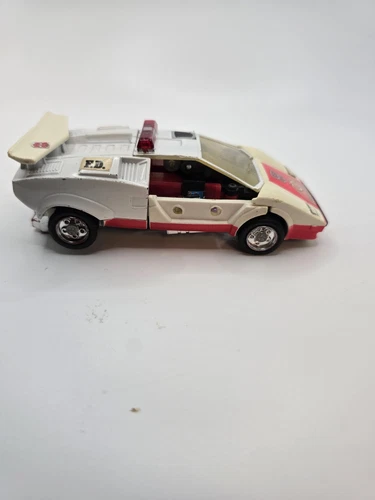 1980–1982 Vintage TAKARA Transformer G1 Autobot Cars: Red Alert Fire Chief