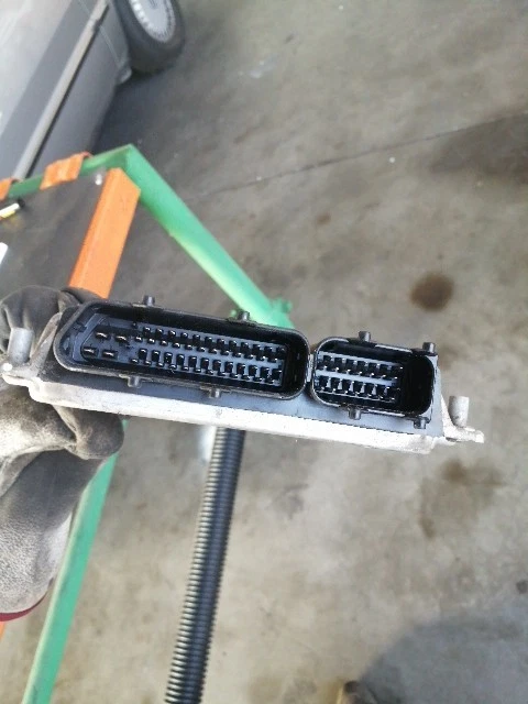 6K0906032AC CENTRALINA MOTORE SEAT IBIZA II 1.4 44 KW 0261207228 BOSCH ME7.5.1 - Immagine 3 di 3