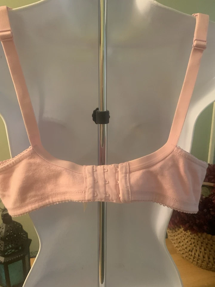 SUJETADOR CON AROS CACIQUE 40B ROSA BLANCO RIBETE ENCAJE USADO EXCELENTE ESTADO Foto 2 de 3