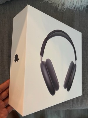 Apple AirPods Max USB C - Midnight with Carrying Case and Charger
