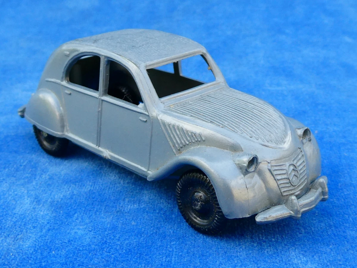 Véhicules miniatures en plastique 1:48