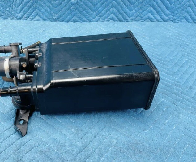 その他 J-724 2008-2015 Lexus LX570 Land Cruiser Vapor Canister | 77740-60471