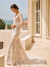 Sheath Mermaid Wedding Dresses V-Neck Long Sleeves Lace Appliques Bridal Gowns