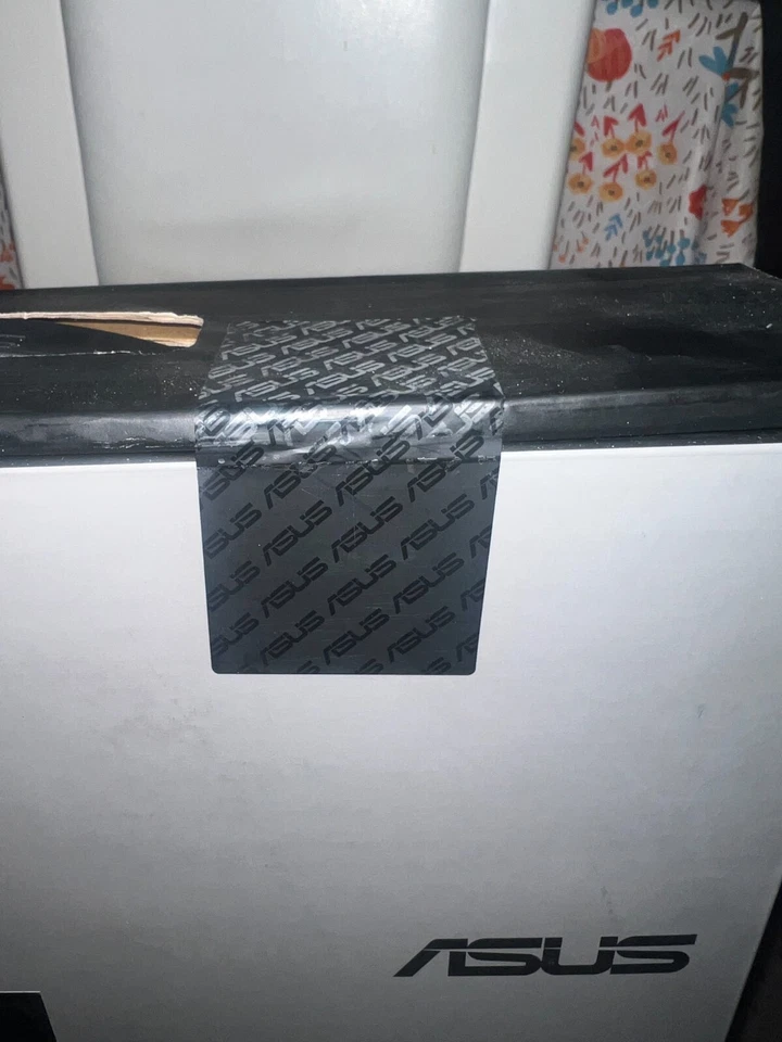 New ASUS Transformer Book Flip TP300LD 13.3" Multi-Touch Convertible Laptop - Image 4 of 4