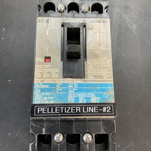 Siemens ED63B050 50 amp 600AC 3P Circuit Breaker ED6 - Picture 2 of 5