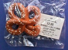 Hallmark PIN St Patrick Vintage SHAMROCK PRETZEL 1981 Irish Brooch NEW MIP