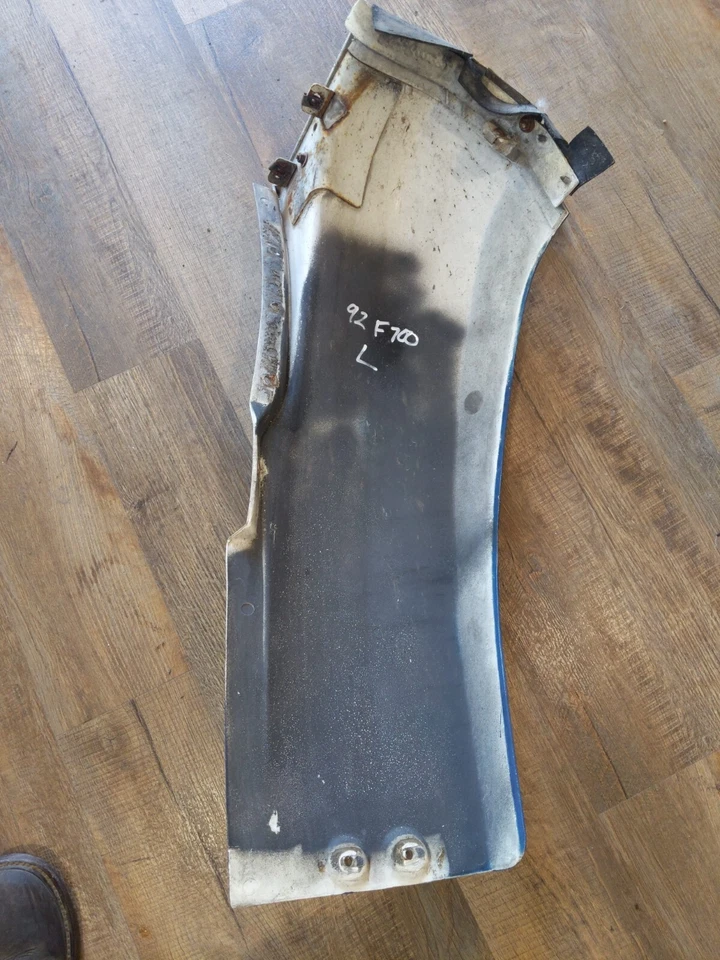 Ford F700 1992 guardabarros extensión conductor izquierdo Foto 2 de 4